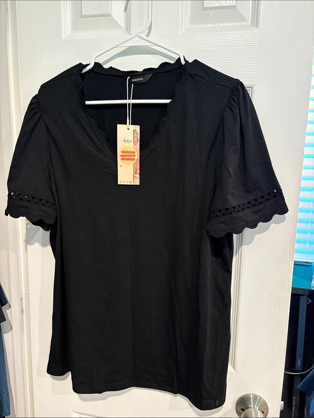 Dorothy Perkins Black Scalloped V-Neck Short Sleeve Top